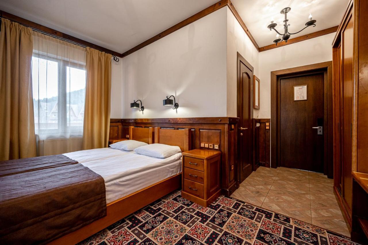 Tatariv Deluxe Hotel Exterior photo